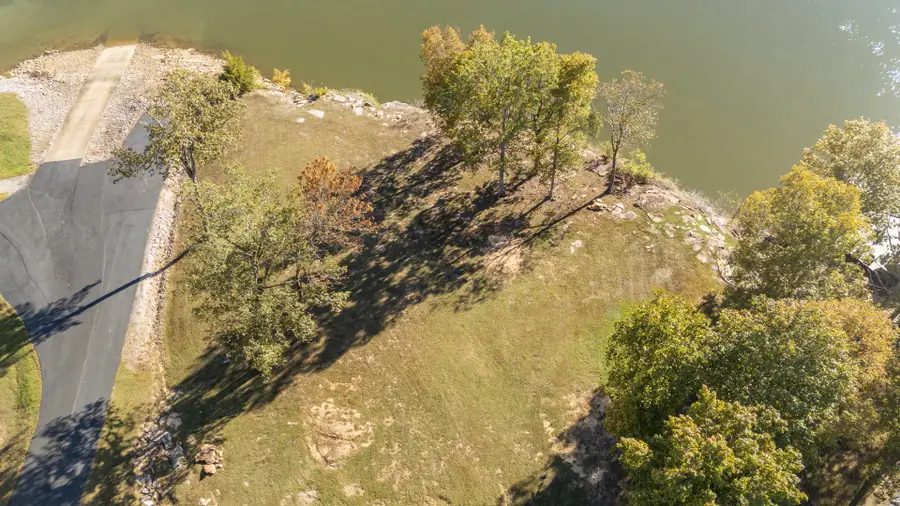 21 Rivers Edge Cv, Bath Springs, TN 38311 - #2