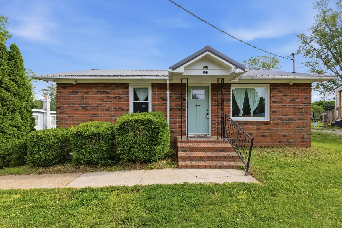 305 Franklin St, Cowan, TN 37318 - #1