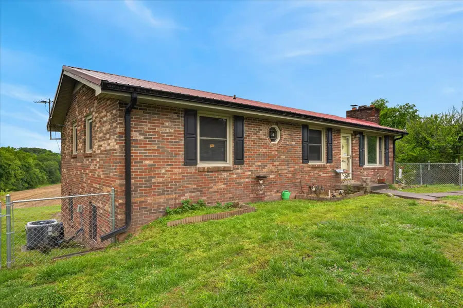 2500 Rawlings Rd, Woodlawn, TN 37191 - #2