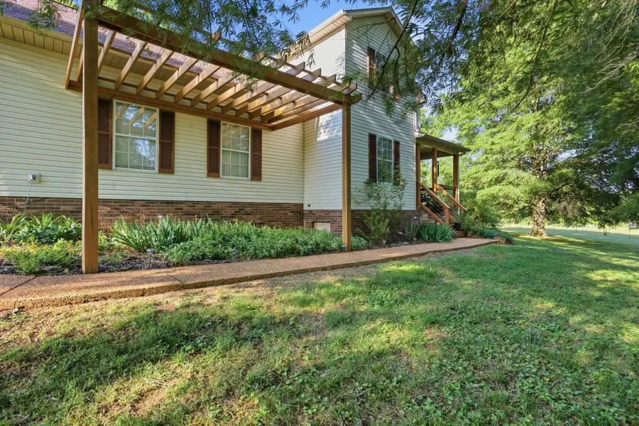 1038 S Cross Bridges Rd, Mount Pleasant, TN 38474 - #3