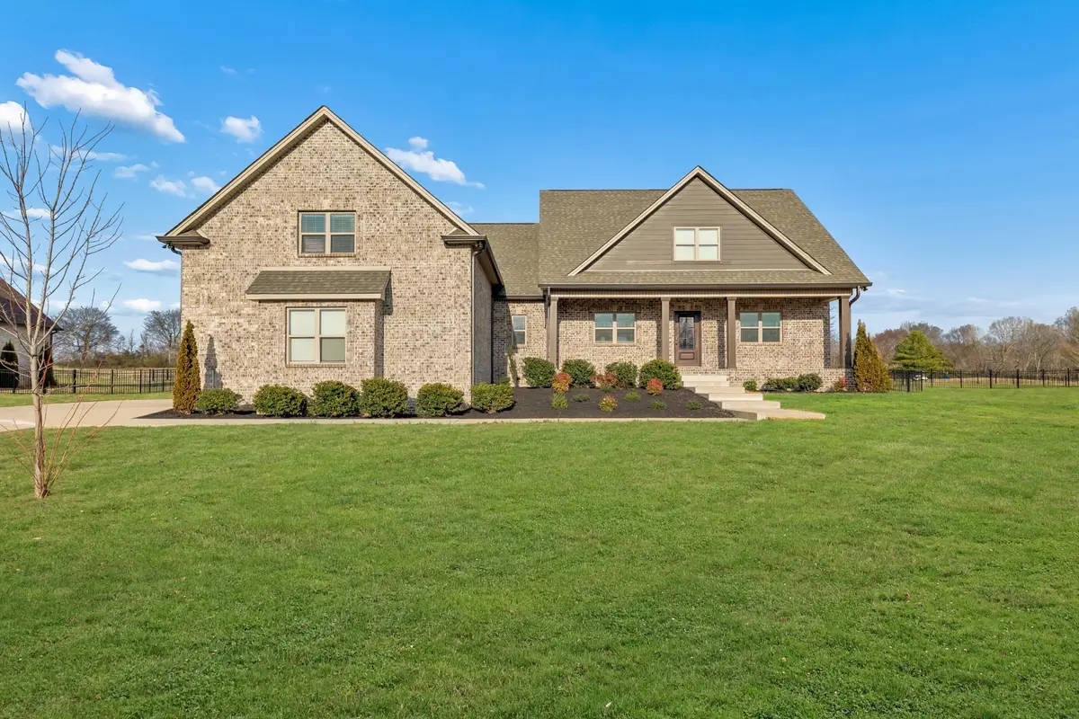 4155 Ironwood Dr, Greenbrier, TN 37073 - #1