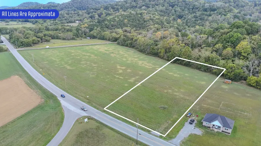 8 Hartsville Road, Lafayette, TN 37083 - #3