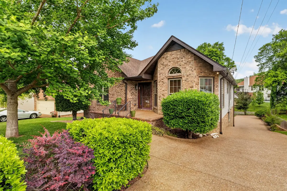 6116 Bradford Hills Dr, Nashville, TN 37211 - #1