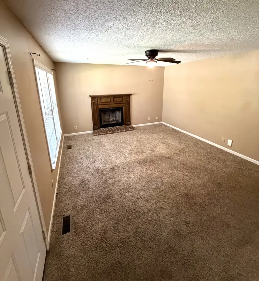 482 Bamburg Dr, Clarksville, TN 37040 - #2