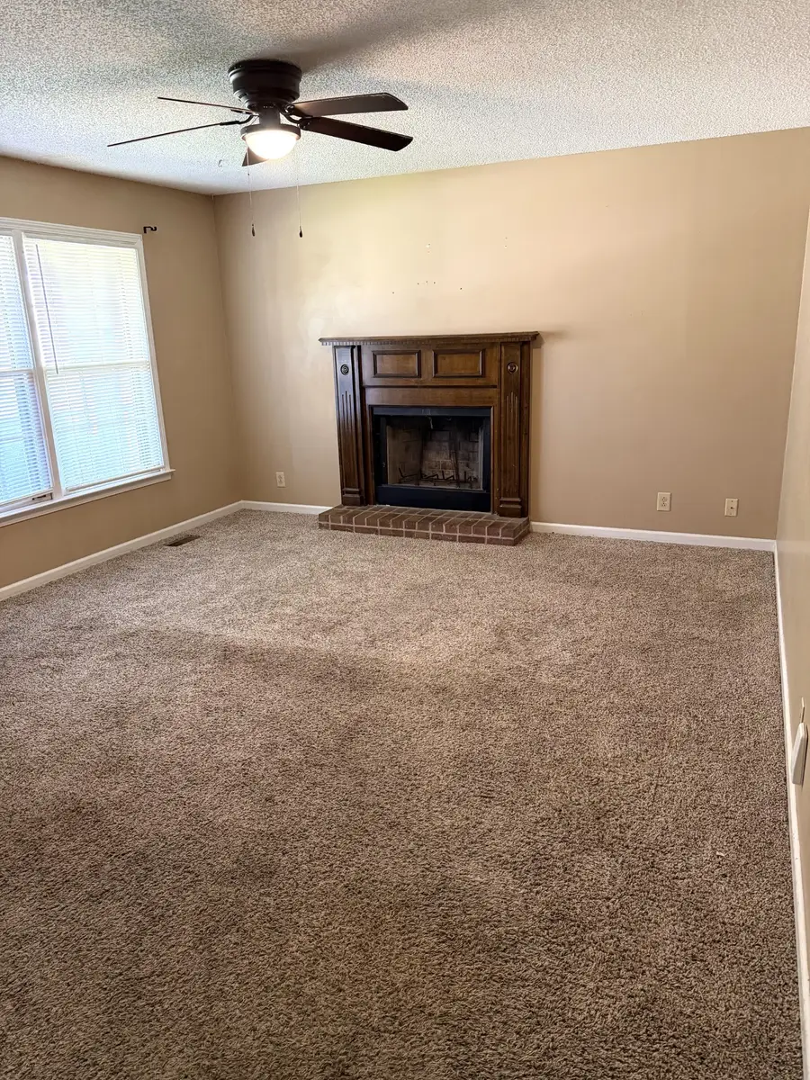 482 Bamburg Dr, Clarksville, TN 37040 - #3