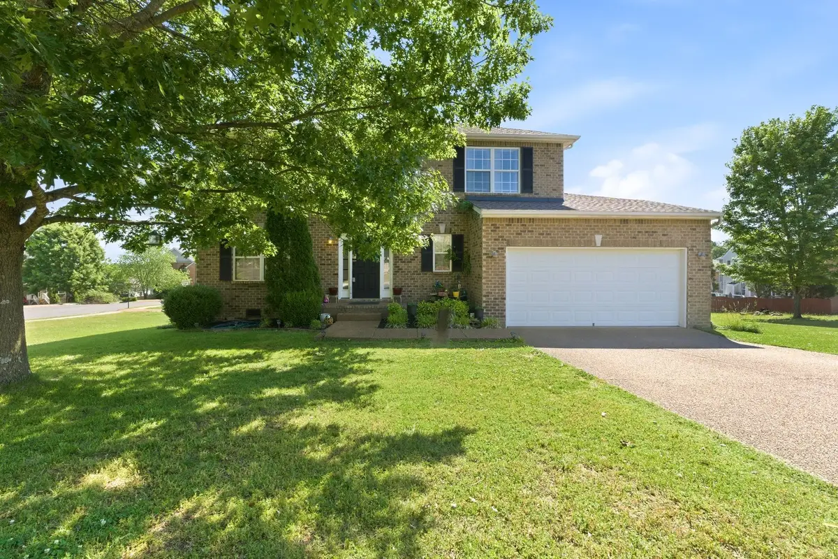8008 Streamside Dr, Mount Juliet, TN 37122 - #1