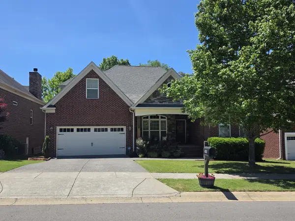 6013 Christmas Dr, Nolensville, TN 37135