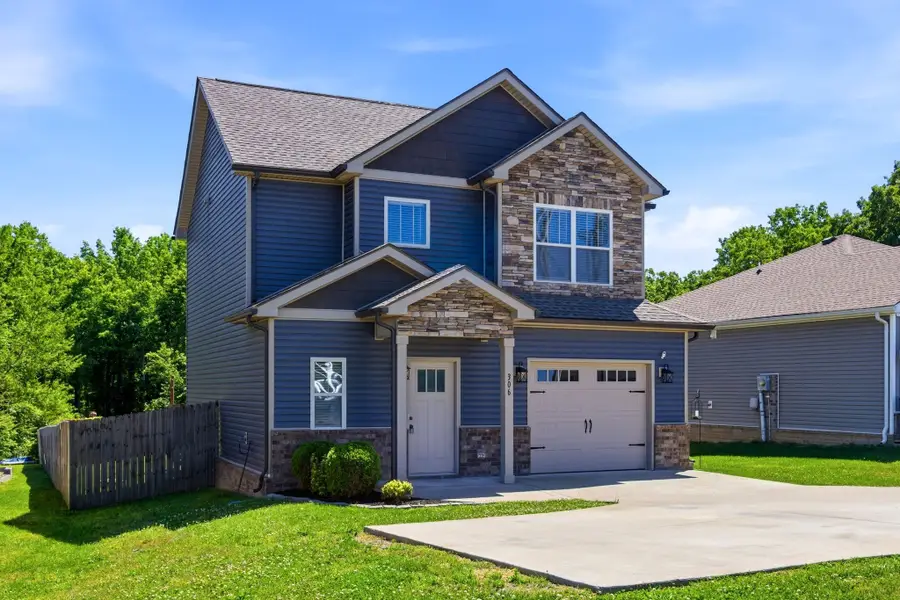 306 College St, Burns, TN 37029 - #2