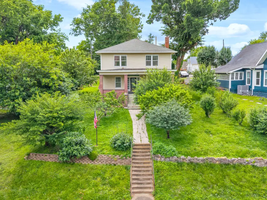 440 N 2nd St, Clarksville, TN 37040 - #3