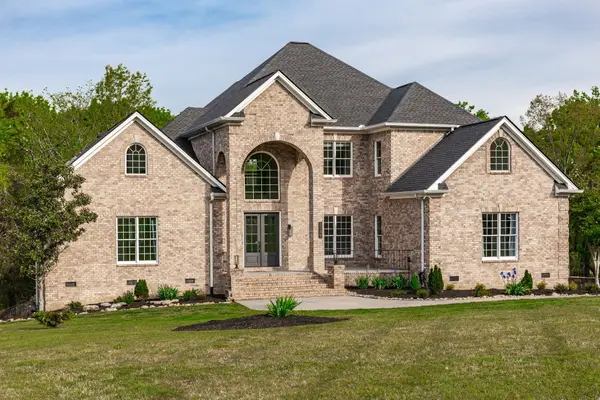 1146 Stirlingshire Dr, Hendersonville, TN 37075