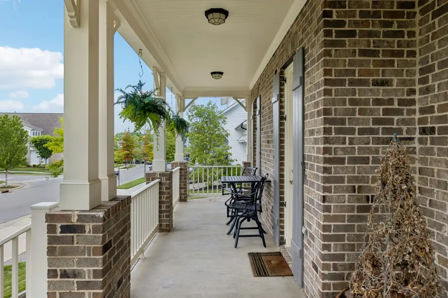 6050 Maysbrook Ln, Franklin, TN 37064 - #2
