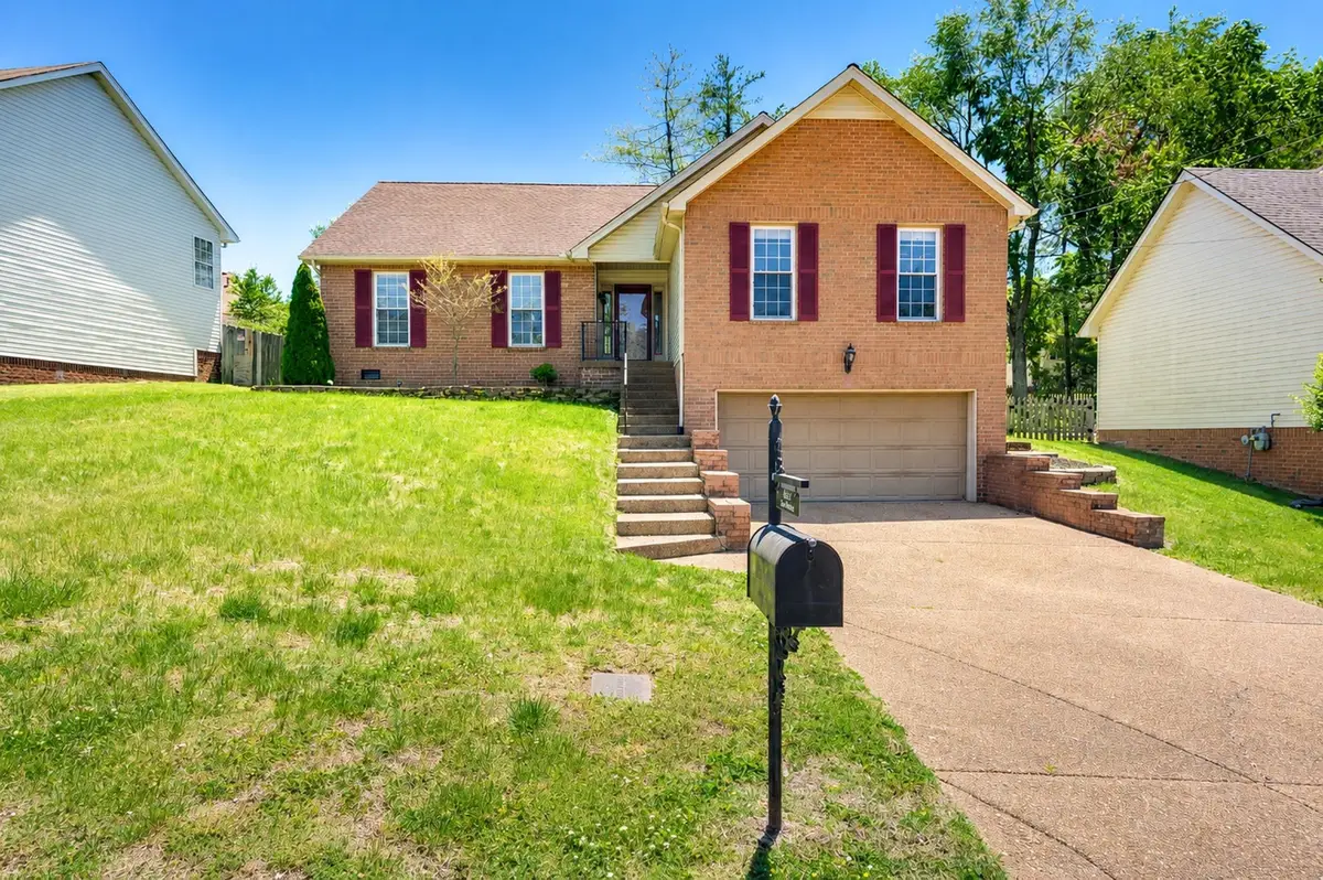 6113 Bradford Hills Dr, Nashville, TN 37211 - #1