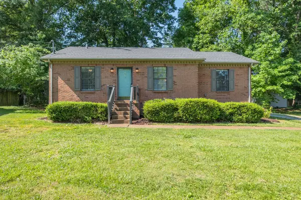 308 Oakdale Dr, White House, TN 37188