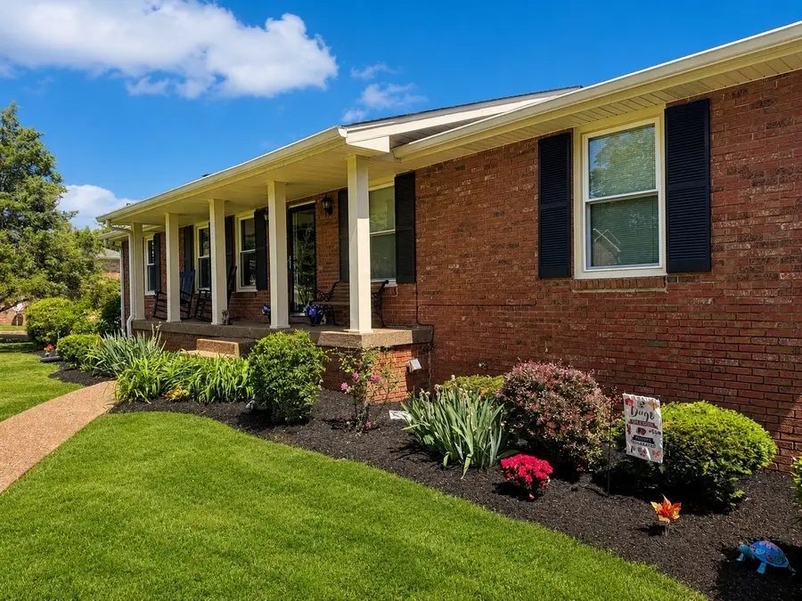 609 Emily Dr, Goodlettsville, TN 37072 - #2