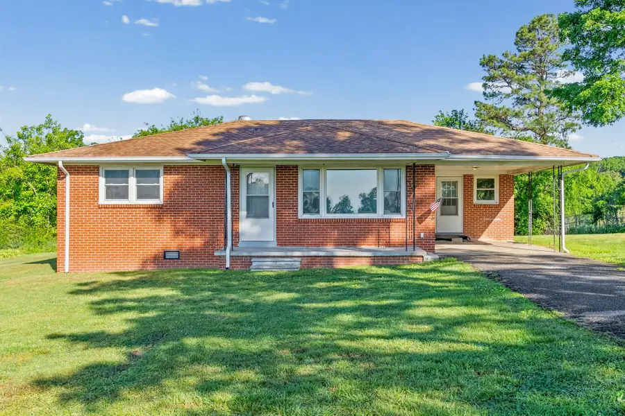 360 N Main St, Erin, TN 37061 - #2