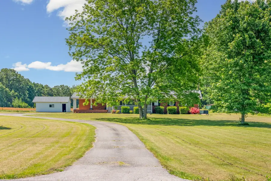 3824 Oakwood Rd, Woodlawn, TN 37191 - #3