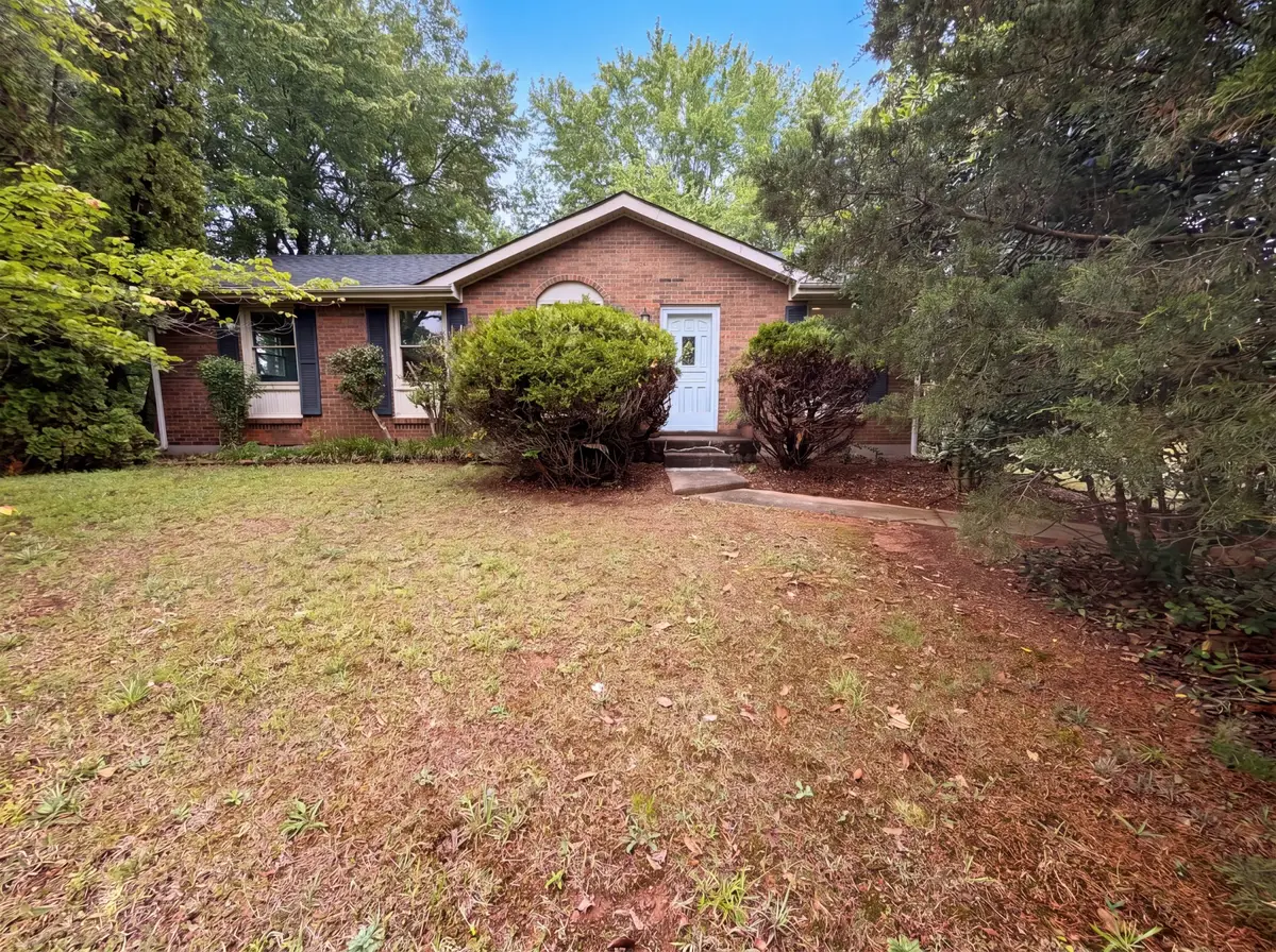 587 Lafayette Rd, Clarksville, TN 37042 - #1