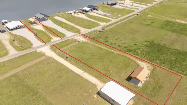 510 Riverfront Dr, Clifton, TN 38425