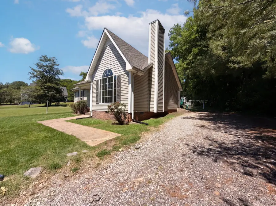 881 Salem Rd, Clarksville, TN 37040 - #2