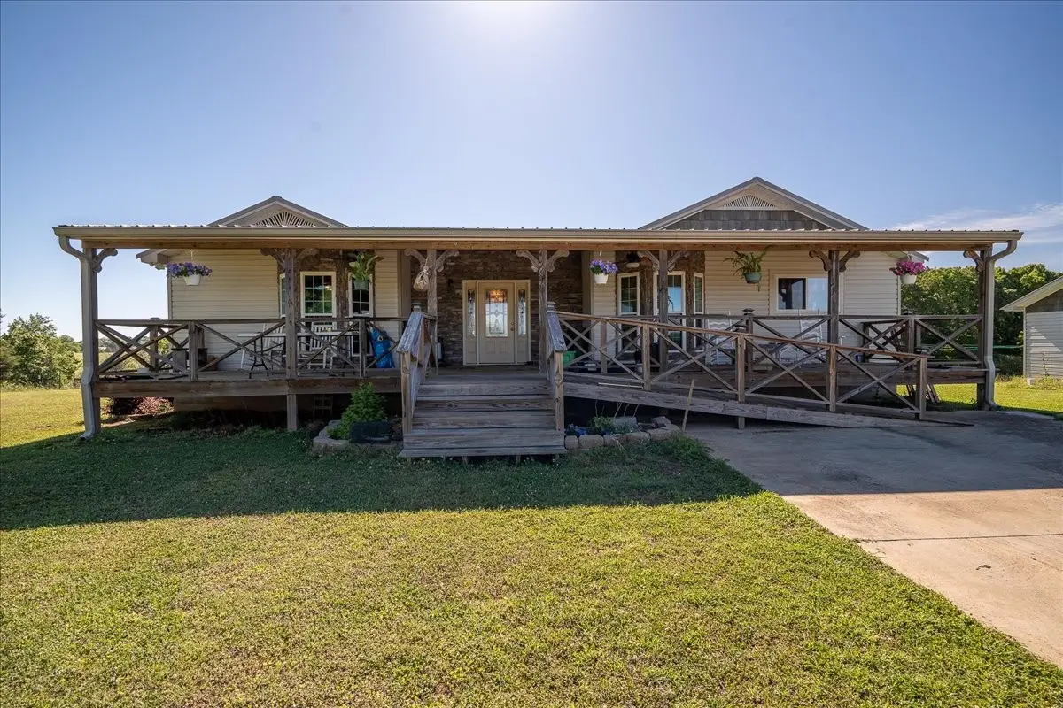 132 Beartown Rd, Loretto, TN 38469 - #1