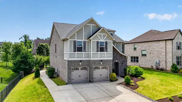 2307 Stockwood Trl, Thompsons Station, TN 37179