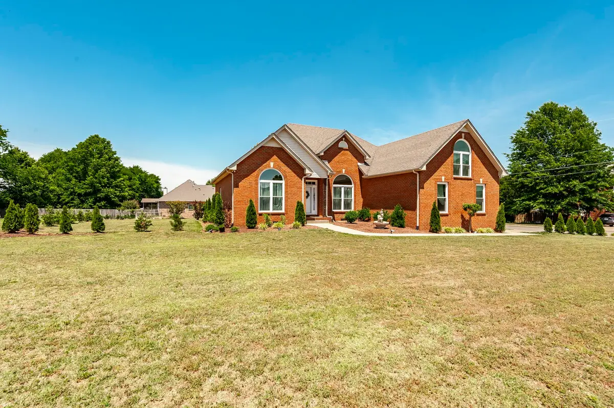 162 Mimosa Dr, Gallatin, TN 37066 - #1