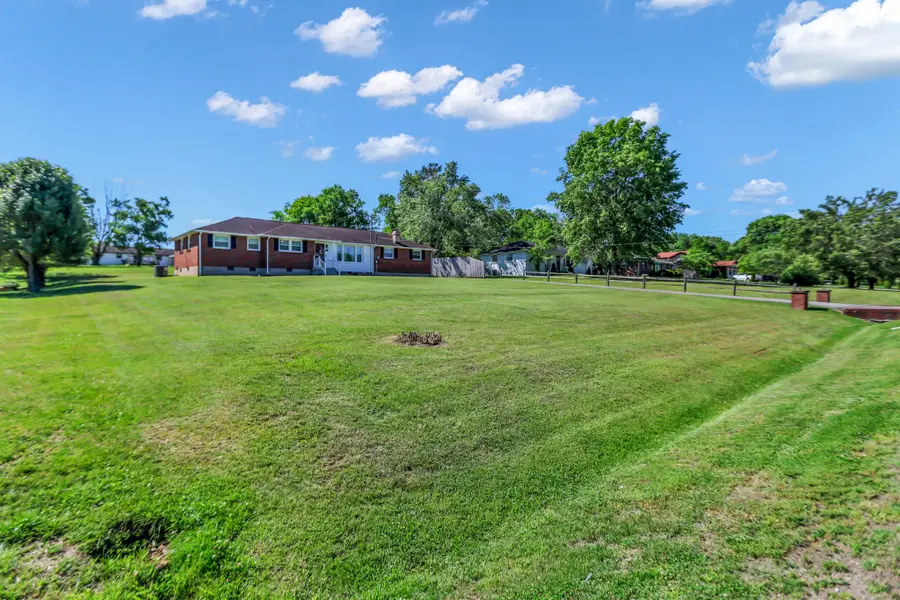 1018 N Graycroft Ave, Madison, TN 37115 - #2