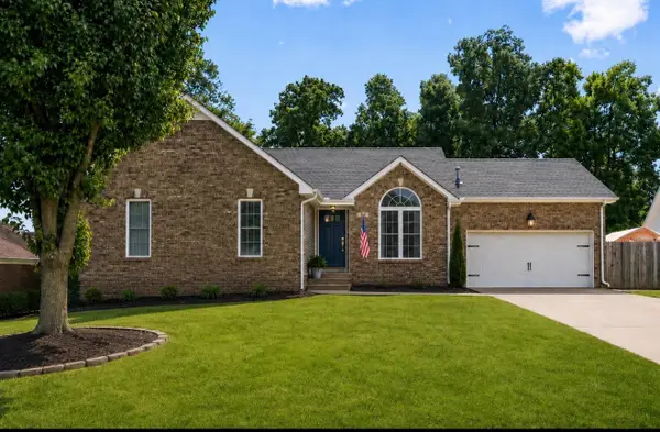 1576 Barrywood Cir W, Clarksville, TN 37042
