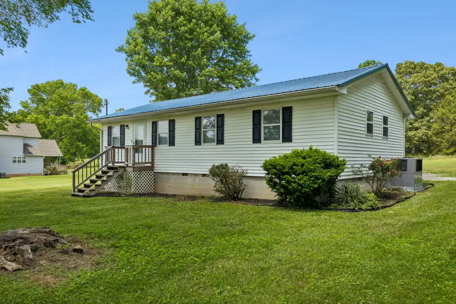 576 Tipps Rd, Belvidere, TN 37306 - #2