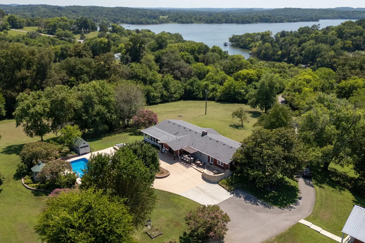 344 Peach Valley Rd, Gallatin, TN 37066 - #1