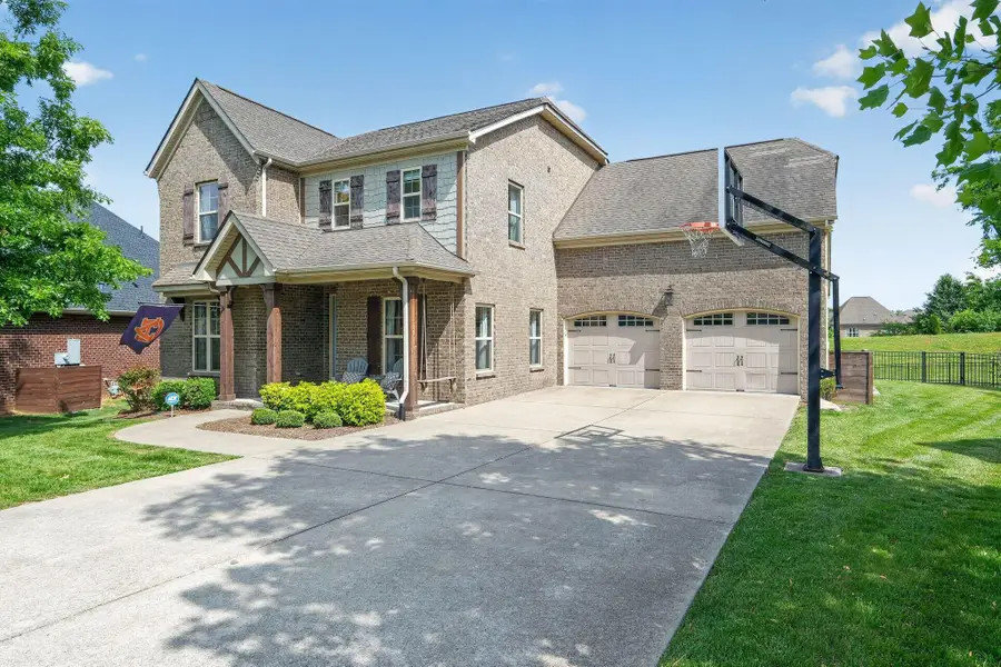 2384 Stockwood Trl, Thompsons Station, TN 37179 - #2