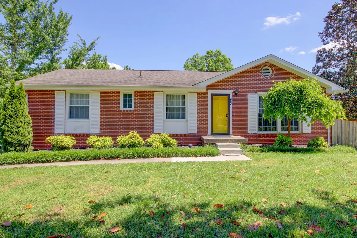 567 Chesterfield Dr, Clarksville, TN 37043 - #1