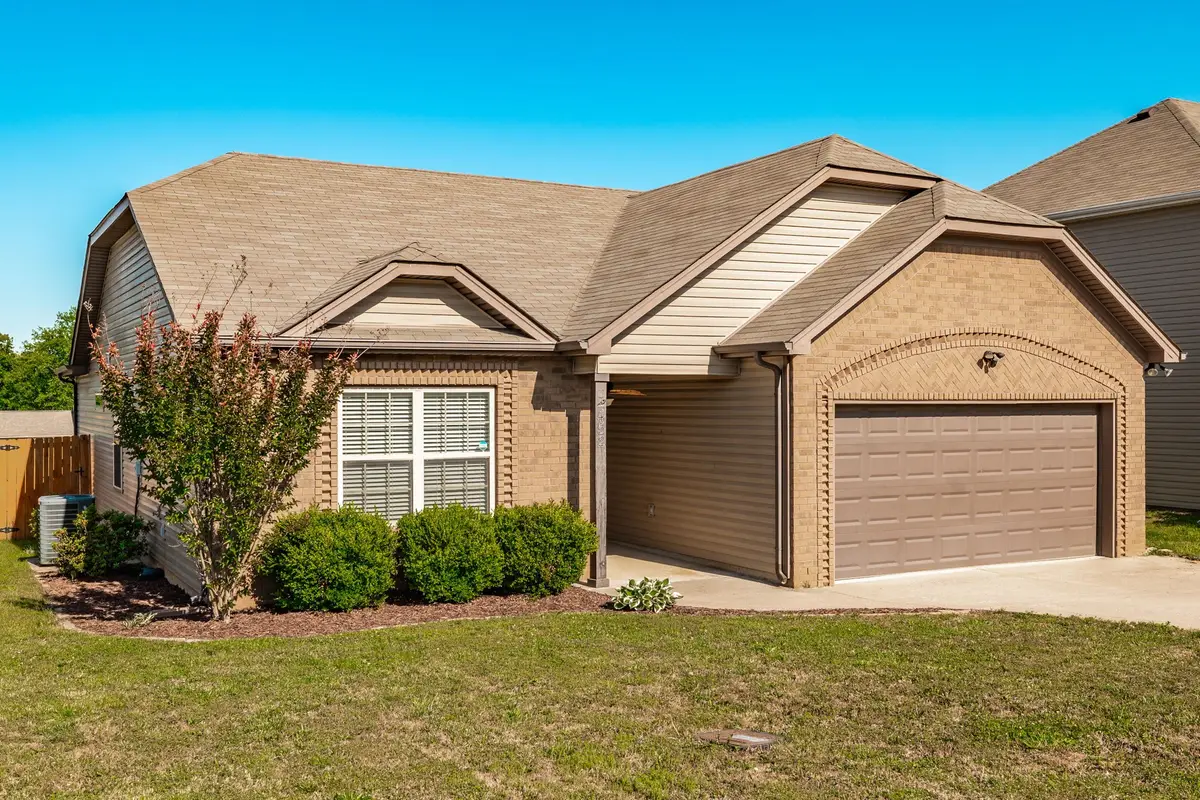 452 Golf Club Ln, Springfield, TN 37172 - #1