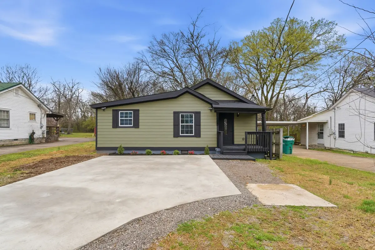 214 W Adams Ave, Lebanon, TN 37087 - #1