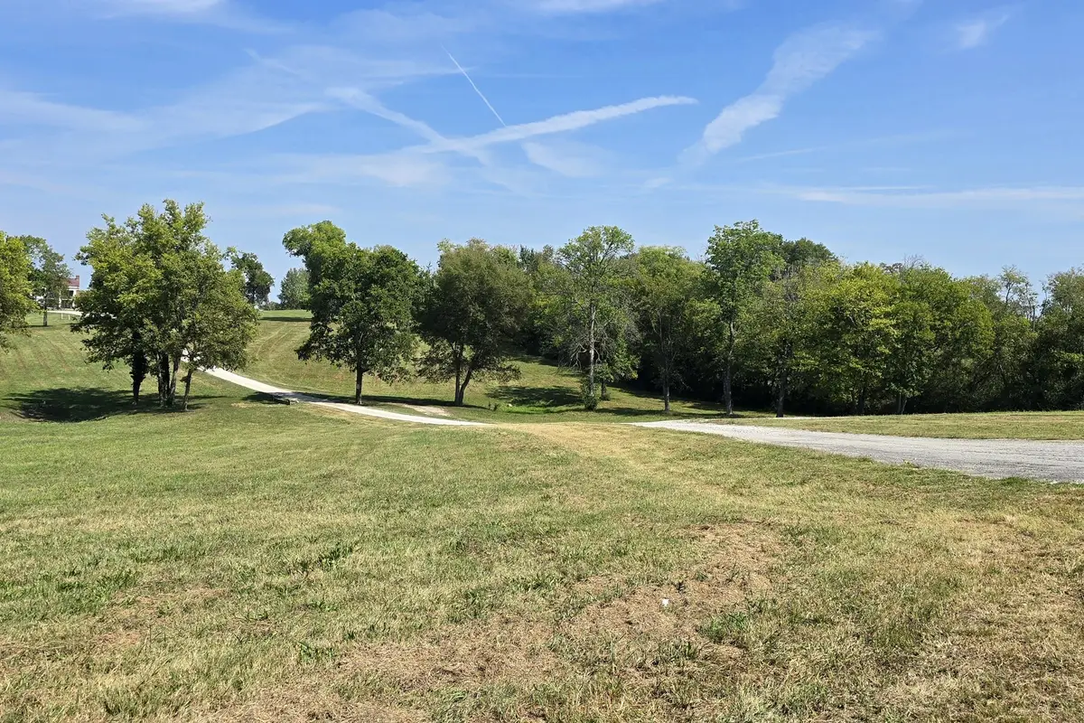 616 N James M Campbell Blvd, Columbia, TN 38401 - #1