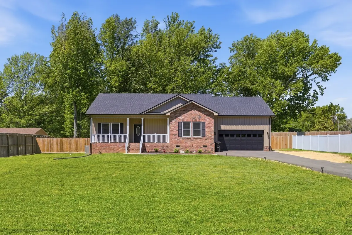 208 Avalon Dr, Paris, TN 38242 - #1
