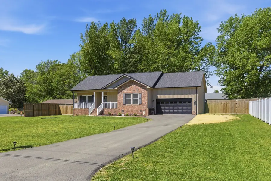 208 Avalon Dr, Paris, TN 38242 - #3
