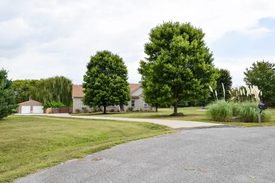1003 Roland Ct, Cottontown, TN 37048 - #2