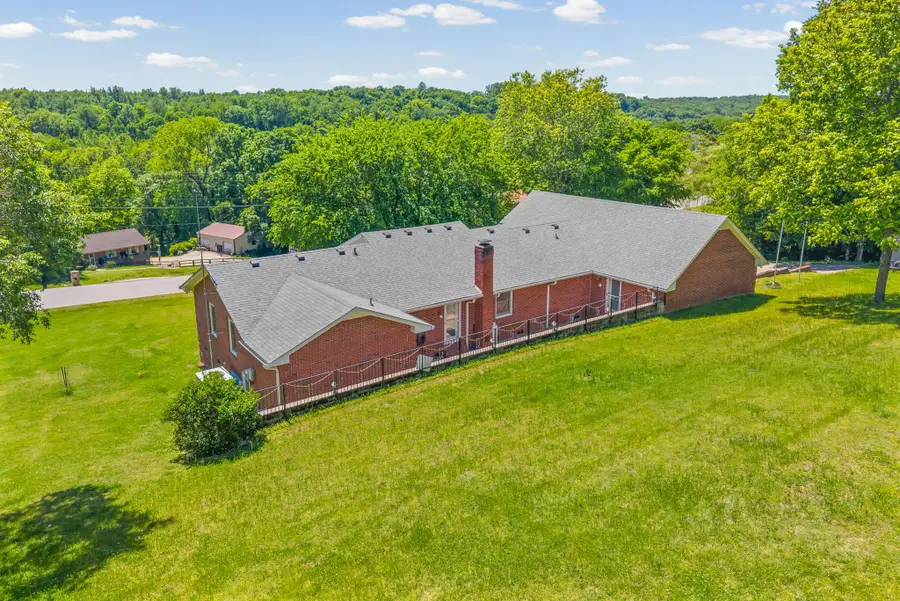611 West Creek Dr, Clarksville, TN 37040 - #2
