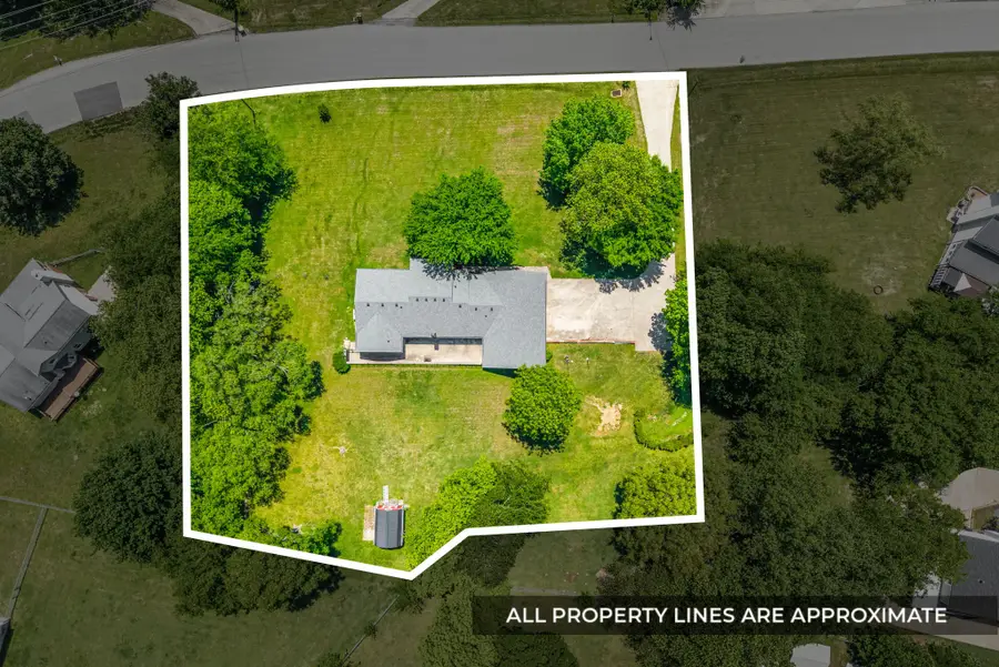 611 West Creek Dr, Clarksville, TN 37040 - #3