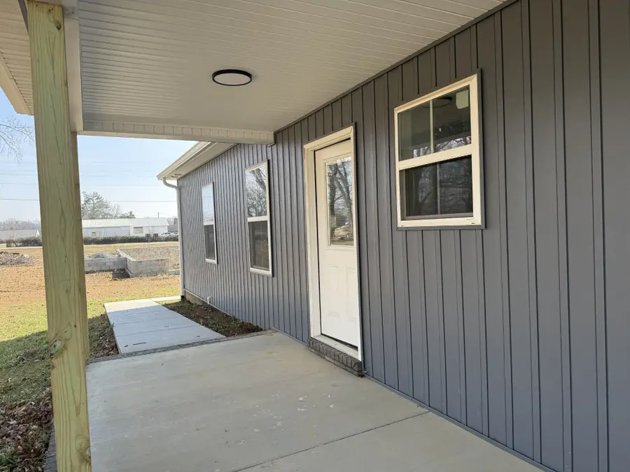 306 Cassie Dr, Lafayette, TN 37083 - #2
