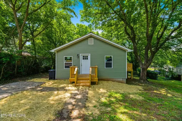 505 W College St, Athens, TN 37303