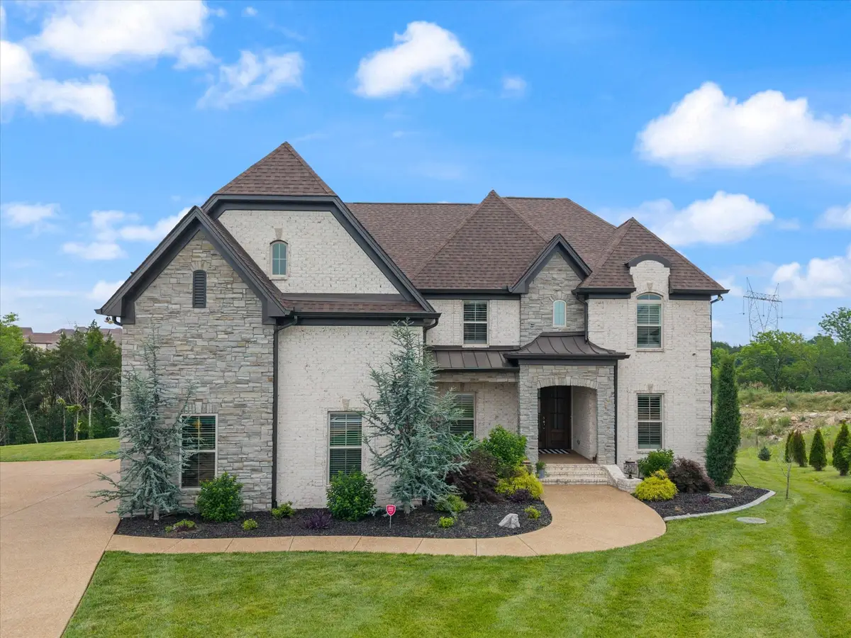 2902 Carisbrooke Dr, Mount Juliet, TN 37122 - #1
