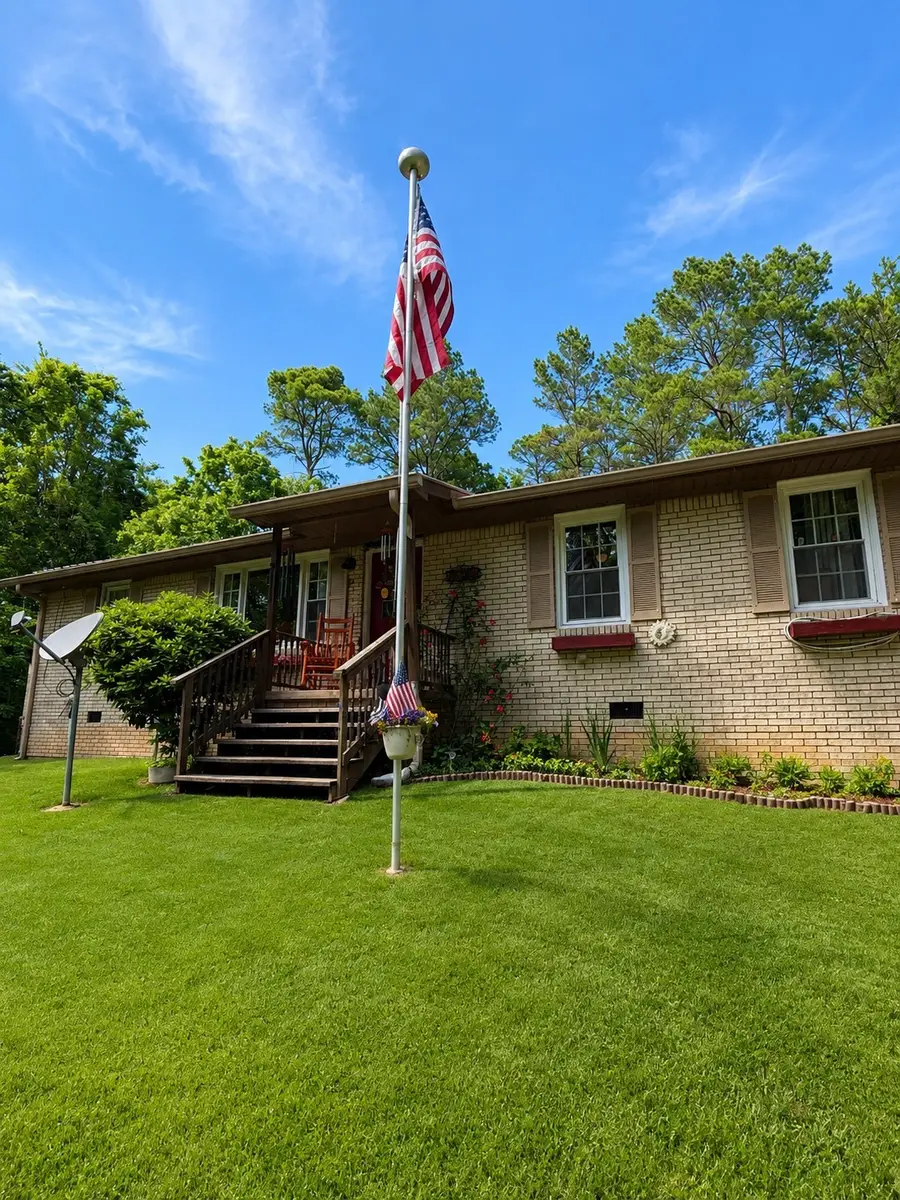 961 Midway Dr, Erin, TN 37061 - #2