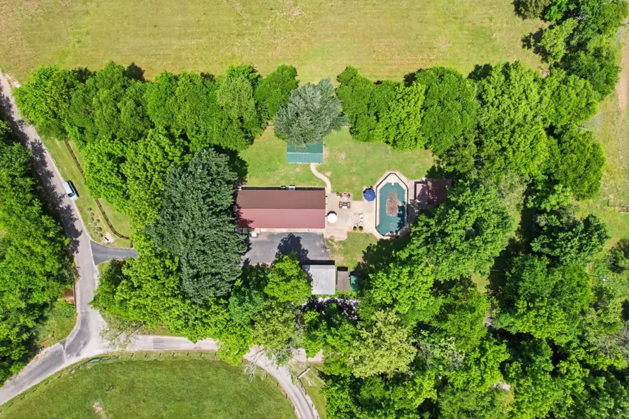 2540 Carl Fox Rd, Cornersville, TN 37047 - #2
