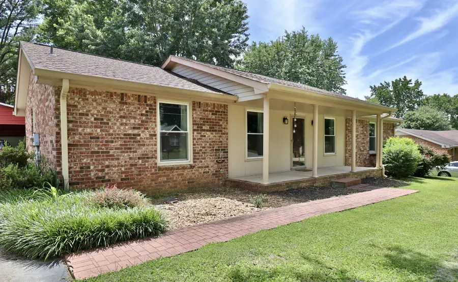 2317 Woodmont Dr, Springfield, TN 37172 - #2