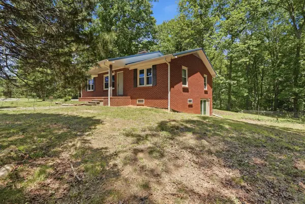 10409 Harrison Ferry Rd, McMinnville, TN 37110