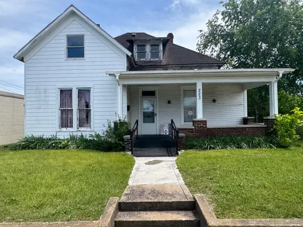 223 N Main St, Dickson, TN 37055