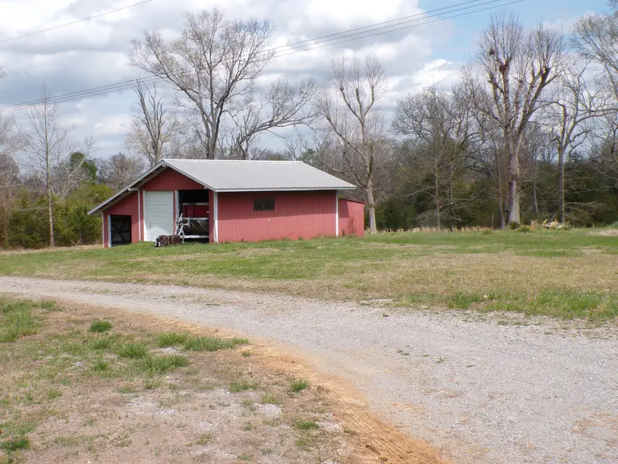 1057 S Ellington Pkwy, Lewisburg, TN 37091 - #2