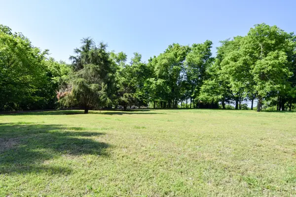 1089 Bradley Rd, Gallatin, TN 37066